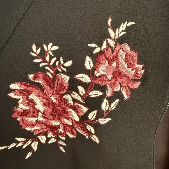 Roz & Ali Black Floral Embroidered Bomber Jacket | Size Large | Chic & Trendy - Picture 2 of 5